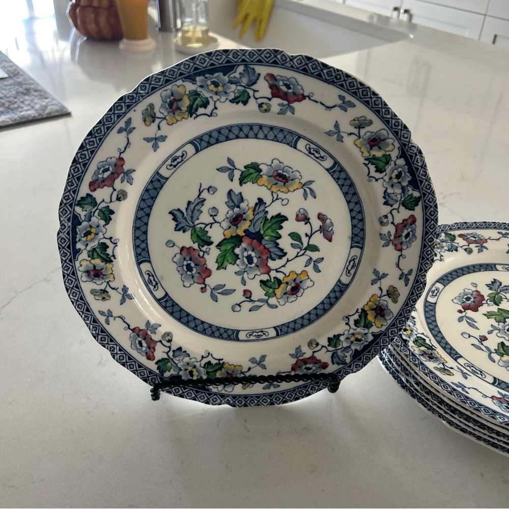 WR Midwinter Burslem Plates 10" Vintage English Porcelain- set of 6 plates - Picture 2 of 9